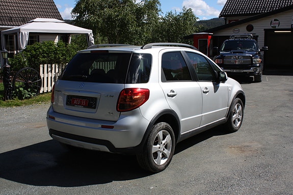 Suzuki SX4 5 of 5