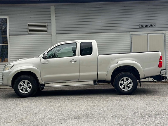 Toyota HiLux 4 of 5
