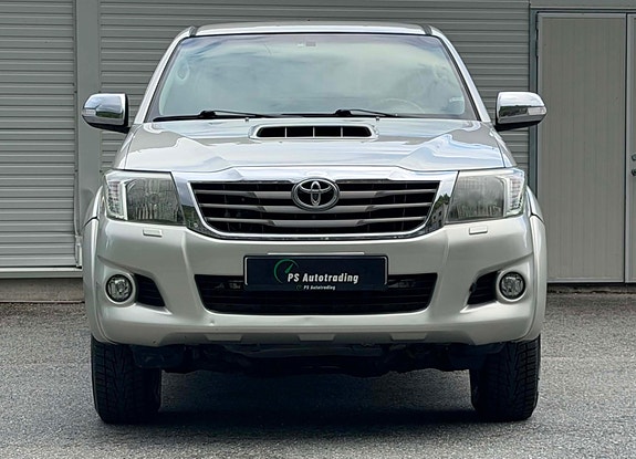 Toyota HiLux 5 of 5