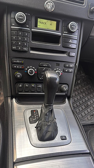 Volvo XC90 5 of 8