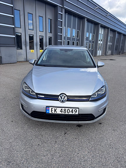 Volkswagen e-Golf VII 2 of 22