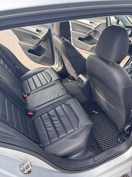 Volkswagen e-Golf VII 16 of 22