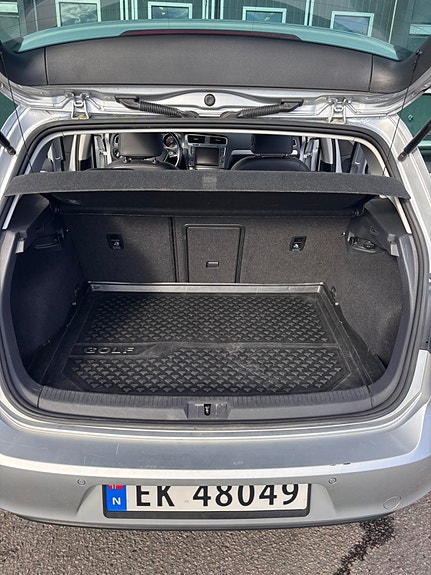 Volkswagen e-Golf VII 17 of 22