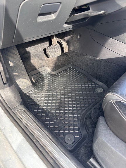 Volkswagen e-Golf VII 12 of 22