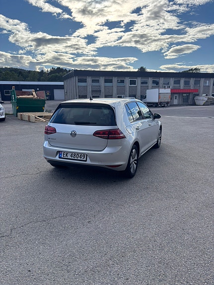 Volkswagen e-Golf VII 6 of 22