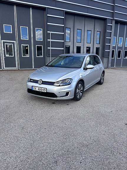 Volkswagen e-Golf VII 3 of 22
