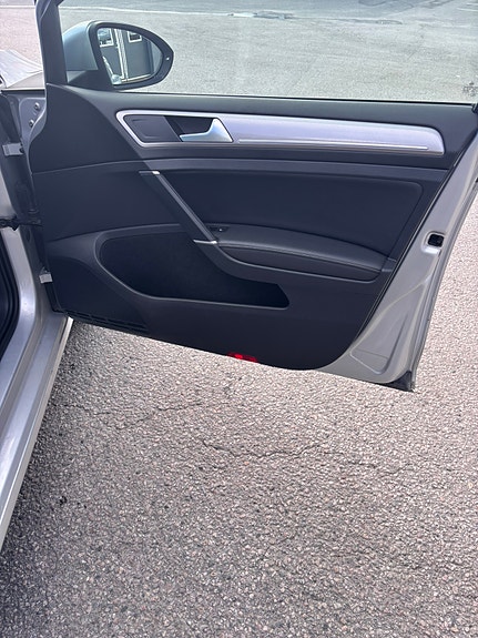 Volkswagen e-Golf VII 22 of 22