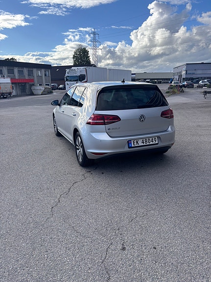 Volkswagen e-Golf VII 5 of 22