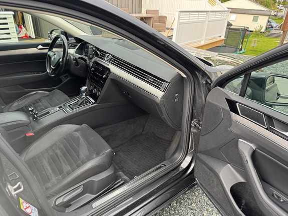 Volkswagen Passat 25 of 30