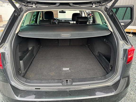 Volkswagen Passat 29 of 30