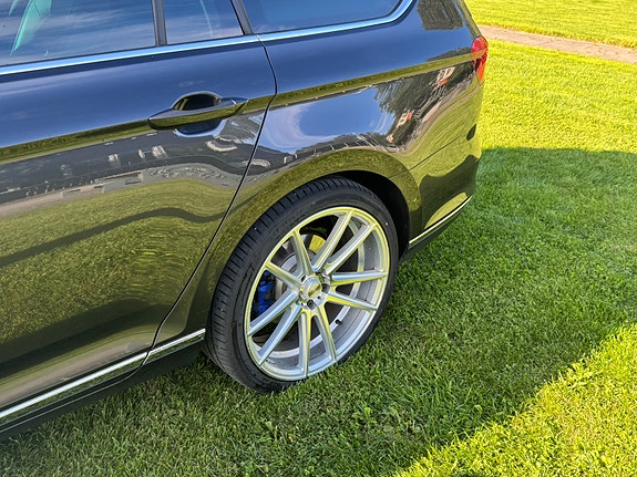 Volkswagen Passat 14 of 30