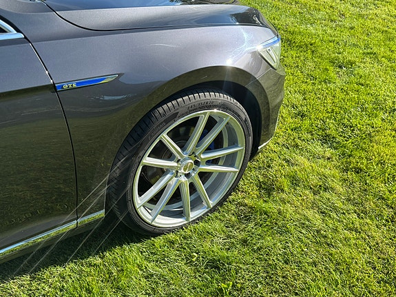 Volkswagen Passat 13 of 30