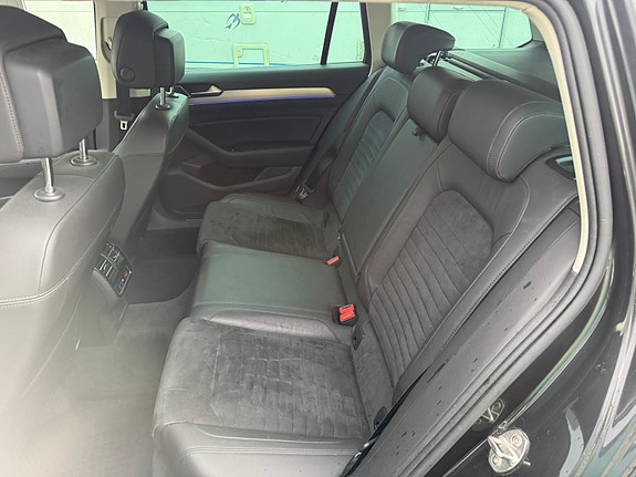 Volkswagen Passat 28 of 30