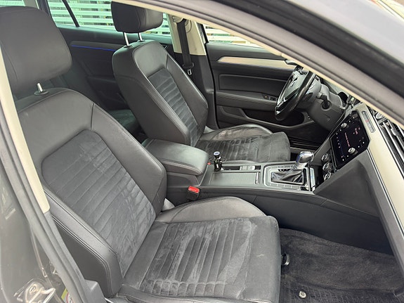 Volkswagen Passat 27 of 30