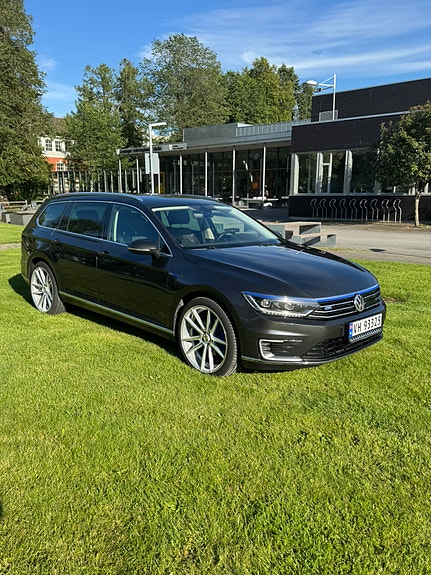 Volkswagen Passat 3 of 5