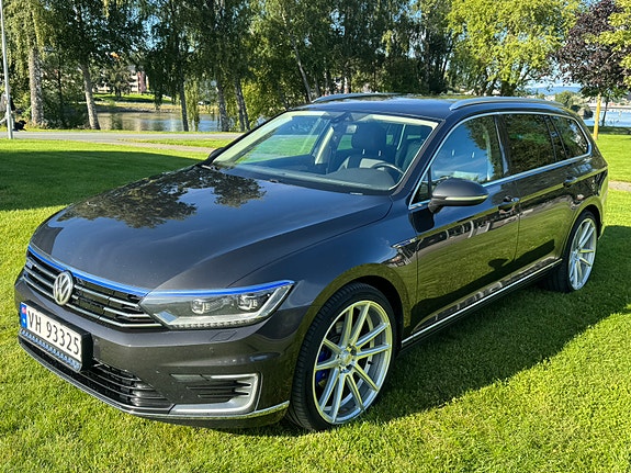 Volkswagen Passat 6 of 30