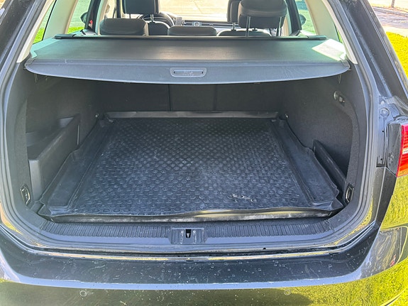Volkswagen Passat 30 of 30