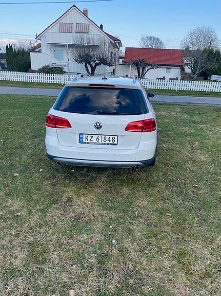 Volkswagen Passat Alltrack 8 of 29