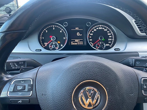 Volkswagen Passat Alltrack 11 of 29