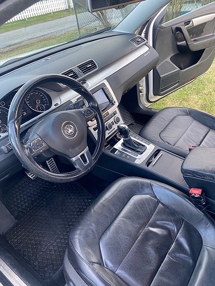 Volkswagen Passat Alltrack 12 of 29