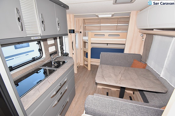 Hobby De Luxe 540 KMFe.  Køyeseng og lekerom 23 of 30
