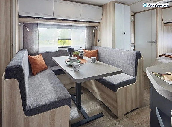 Hobby De Luxe 540 KMFe.  Køyeseng og lekerom 6 of 30