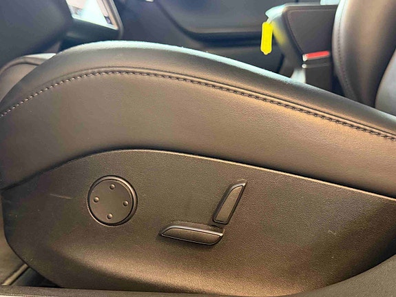 Tesla Model S 8 of 30