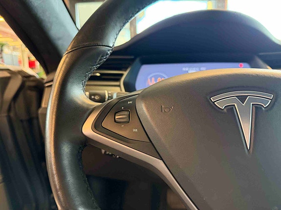 Tesla Model S 12 of 30
