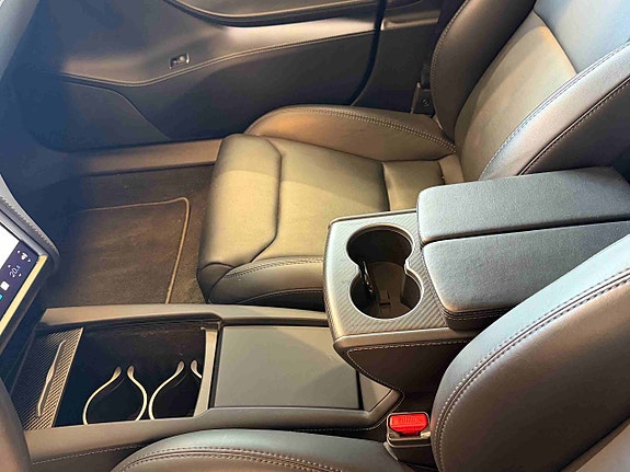 Tesla Model S 16 of 30