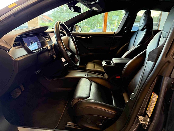 Tesla Model S 21 of 30