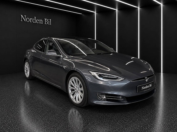 Tesla Model S 3 of 30