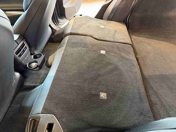 Tesla Model S 24 of 30