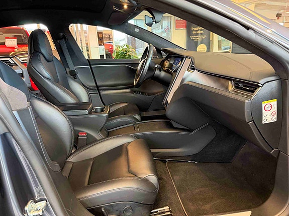 Tesla Model S 22 of 30