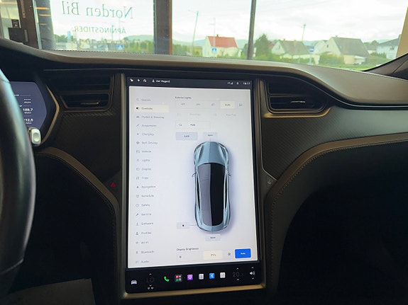 Tesla Model S 17 of 30