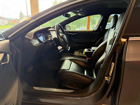 Tesla Model S 6 of 30