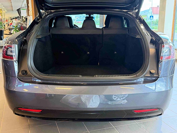 Tesla Model S 29 of 30
