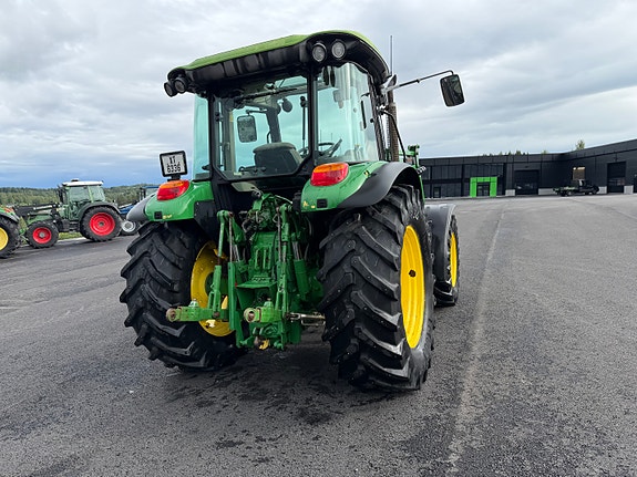 John Deere 5820 16 of 30