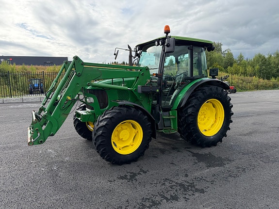 John Deere 5820 6 of 30