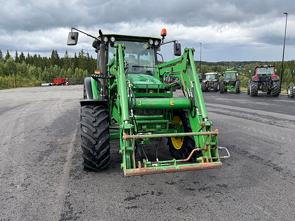 John Deere 5820 25 of 30