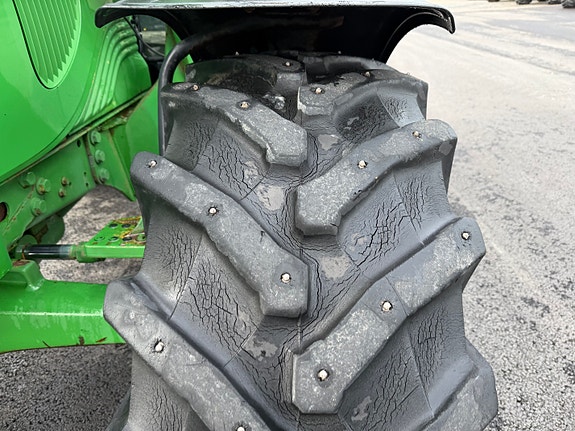 John Deere 5820 30 of 30