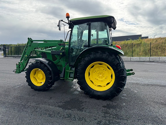 John Deere 5820 8 of 30