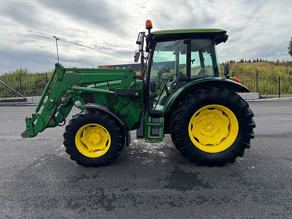 John Deere 5820 7 of 30