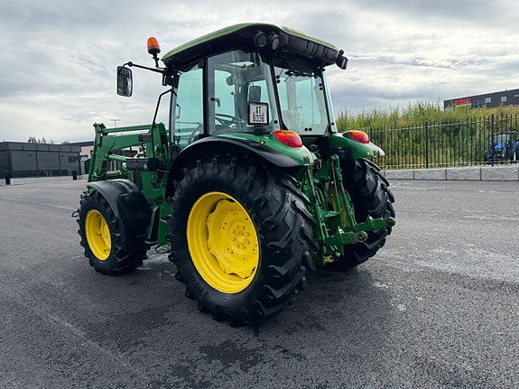 John Deere 5820 11 of 30