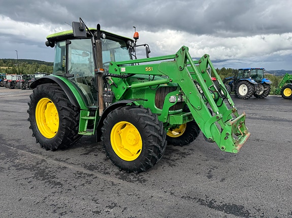 John Deere 5820 24 of 30
