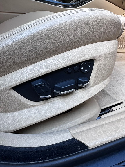 BMW 523i 8 of 9