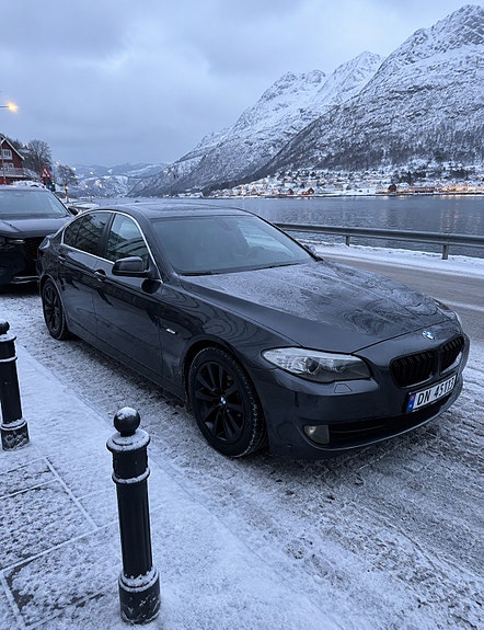 BMW 523i 5 of 9