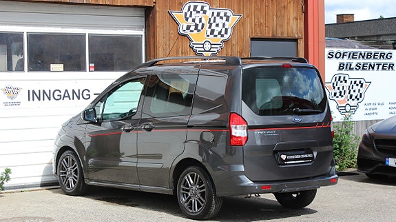 Ford Transit Courier 5 of 5