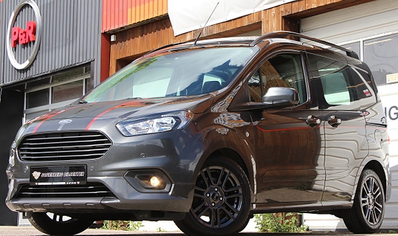 Ford Transit Courier 2 of 5