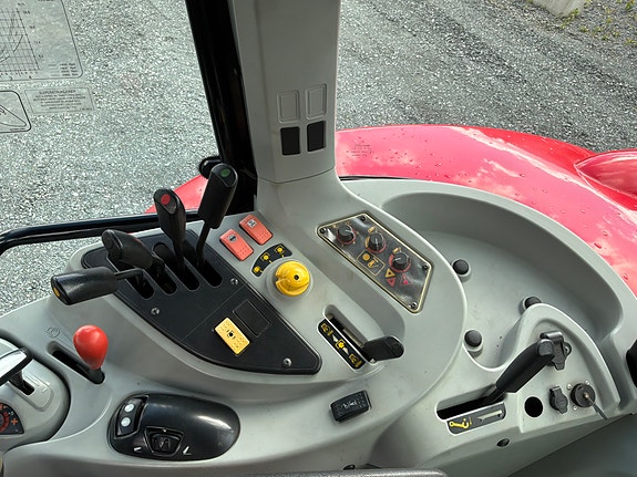 Massey Ferguson 5470 Dyna 4 17 of 23