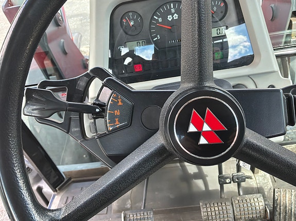 Massey Ferguson 5470 Dyna 4 20 of 23
